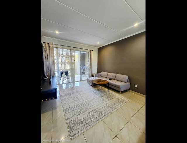 2 BEDROOM APARTMENT FOR SALE IN BRYANSTON